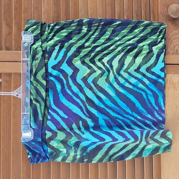 Cool Animal Print Stretch Mini Skirt - Picture 2 of 6